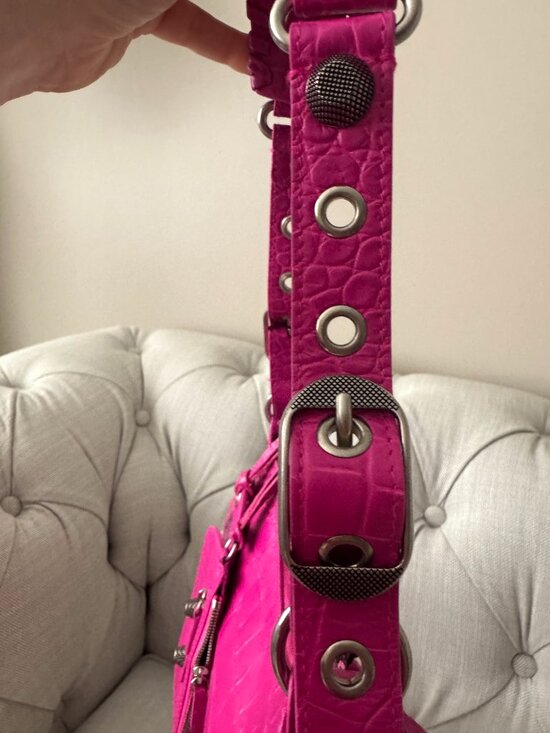 🔥 Balenciaga Le Cagole XS Croc Embossed Shoulder Bag – Hot Pink – BNWT 🔥 - Picture 11 of 16